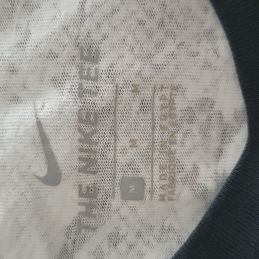 Nike Black and White Snake Print Men's Shirt - Picture 3 of 3